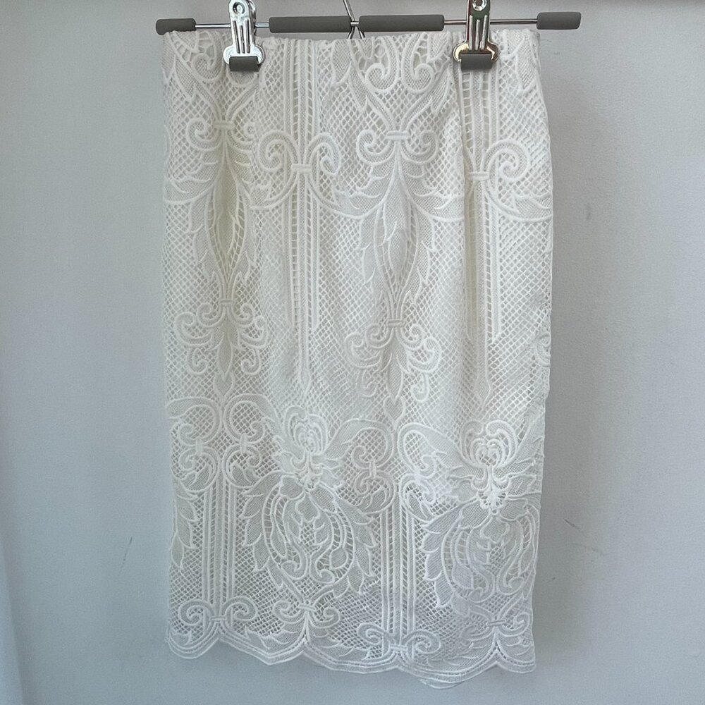 White lace design pencil skirt size S